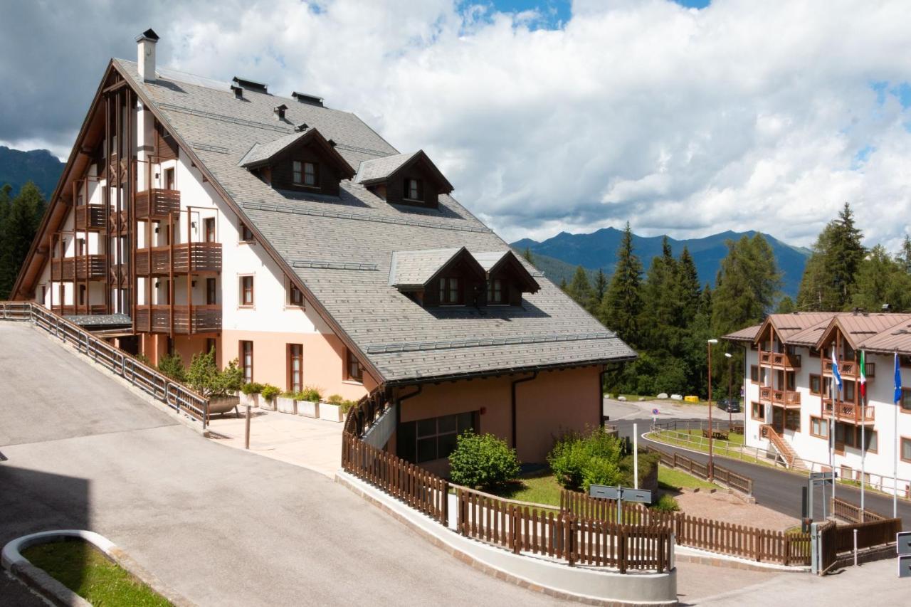 Nevesole Folgarida Resort Aparthotel エクステリア 写真