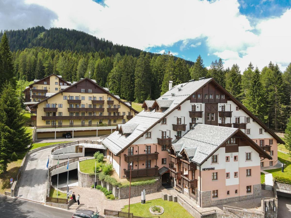 Nevesole Folgarida Resort Aparthotel エクステリア 写真