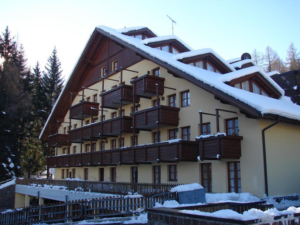 Nevesole Folgarida Resort Aparthotel エクステリア 写真