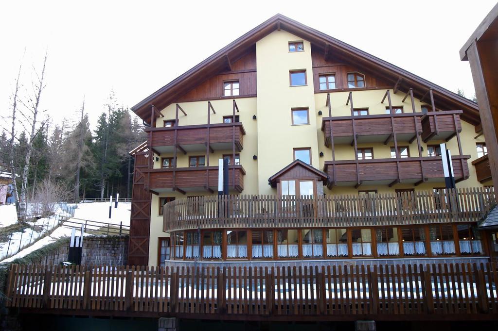 Nevesole Folgarida Resort Aparthotel エクステリア 写真