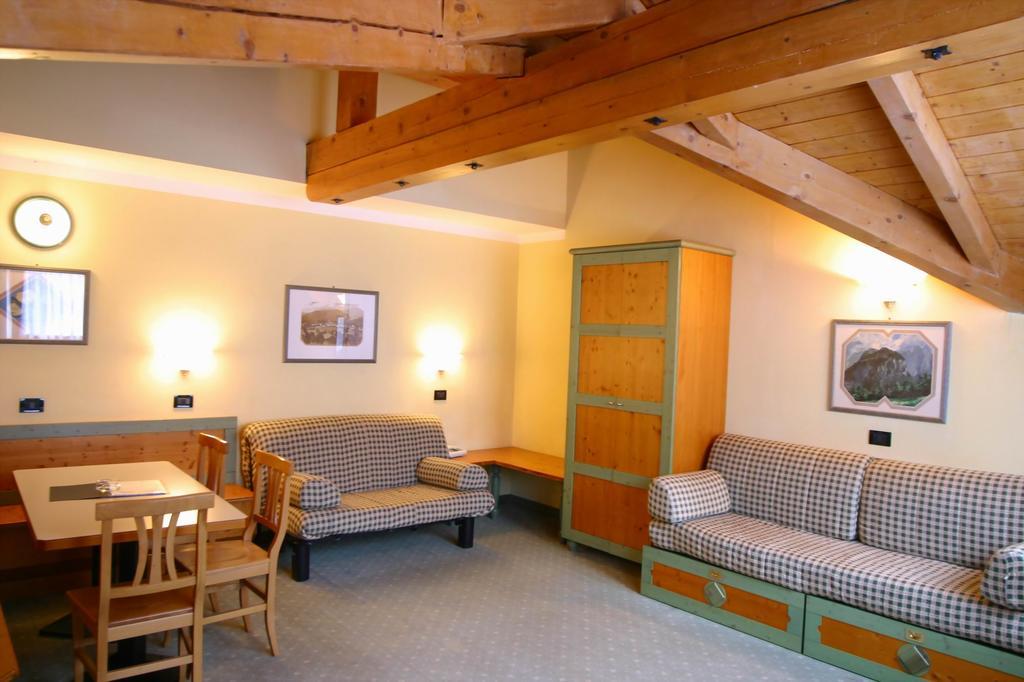 Nevesole Folgarida Resort Aparthotel インテリア 写真