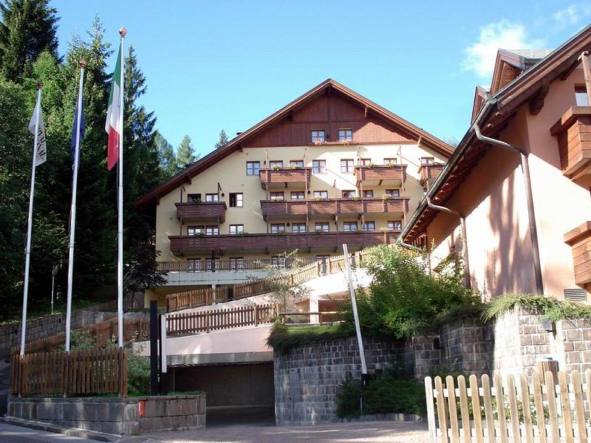 Nevesole Folgarida Resort Aparthotel エクステリア 写真